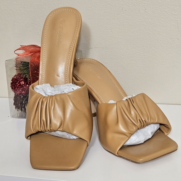 Piepiebuy 3" light brown slip on leather heel women's size 10 - Picture 2 of 8